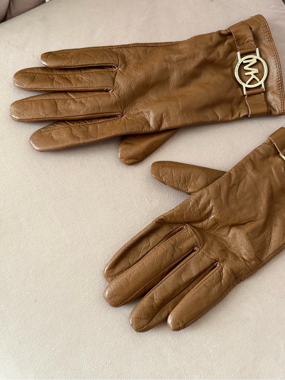 MICHAEL KORS Brown Leather & Gold MK Gloves Sz Medium - Picture 3 of 14